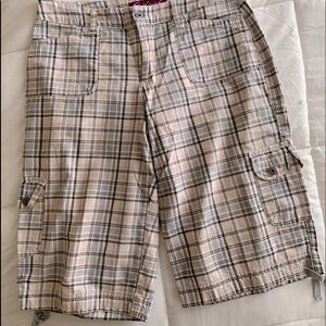 Gloria Vanderbilt plaid cargo shorts size 6